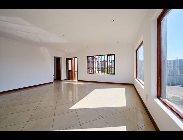 5 BEDROOM HOUSE FOR SALE IN BARBEQUE DOWNS